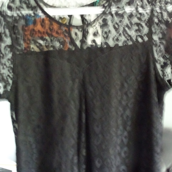SLOANE & SADIE LACE DRESSY TOP - Picture 1 of 1